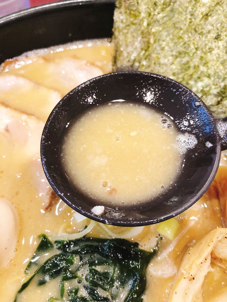 ▲程よくコクのある白味噌スープ